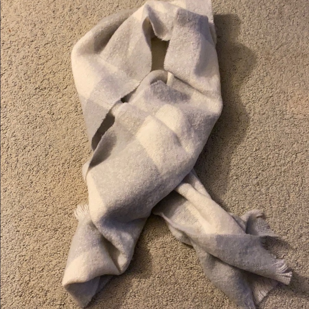 Banana Republic Plaid Scarf NWOT
